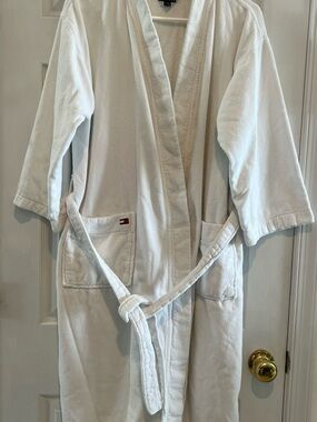 Tommy Hilfiger White Terry Robe with Logo Pocket